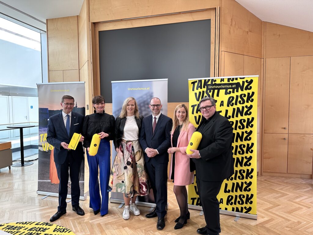 v.l.n.r.: Markus Achleitner, Astrid Steharnig-Staudinger, Marie-Louise Schnurpfeil, Dietmar Prammer, Doris Lang-Mayerhofer, Dieter Recknagl