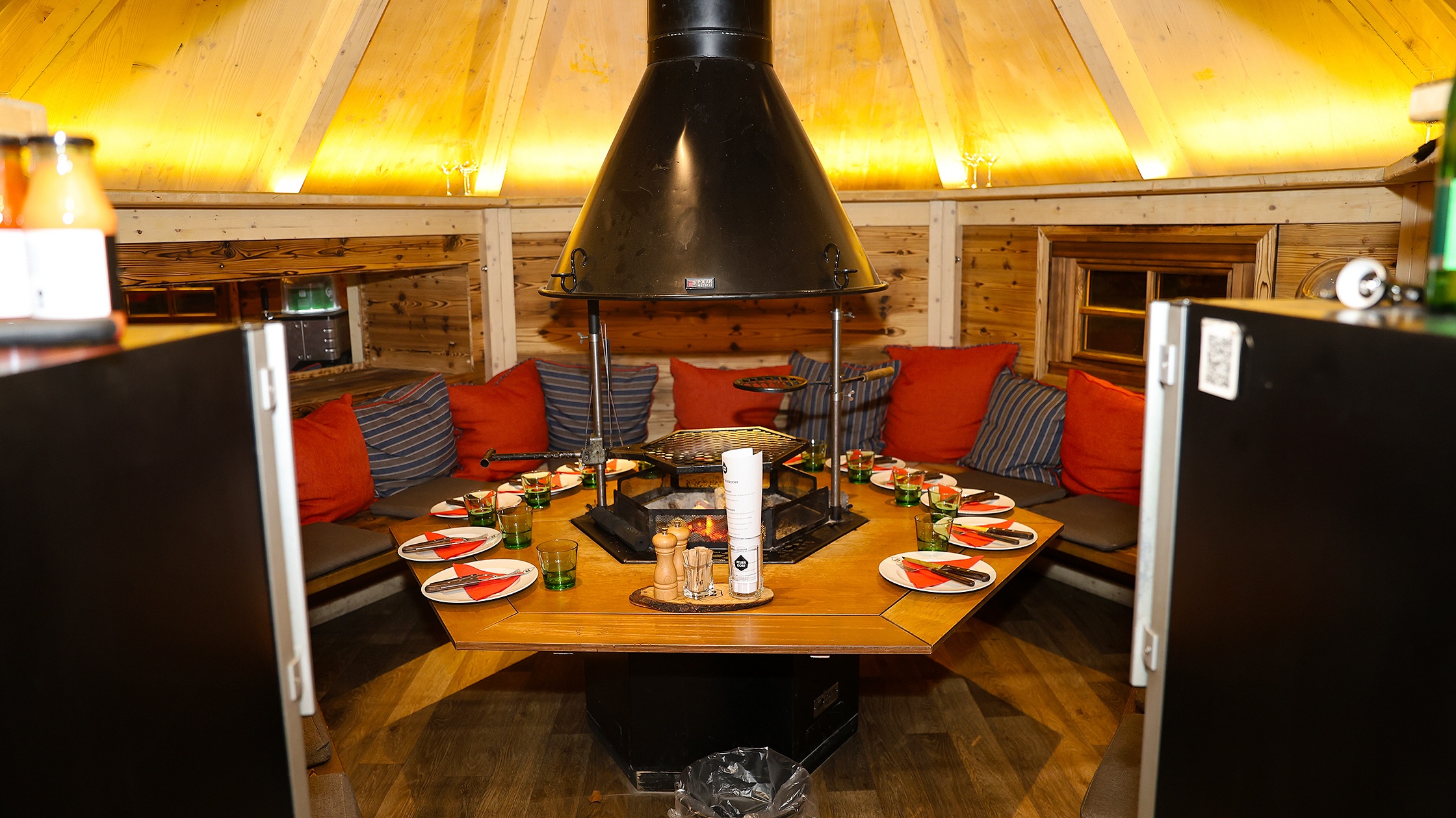 Eine der 15 Grillhütten